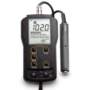 Hanna HI8733 Multi-range EC Meter tampilan depan dengan probe